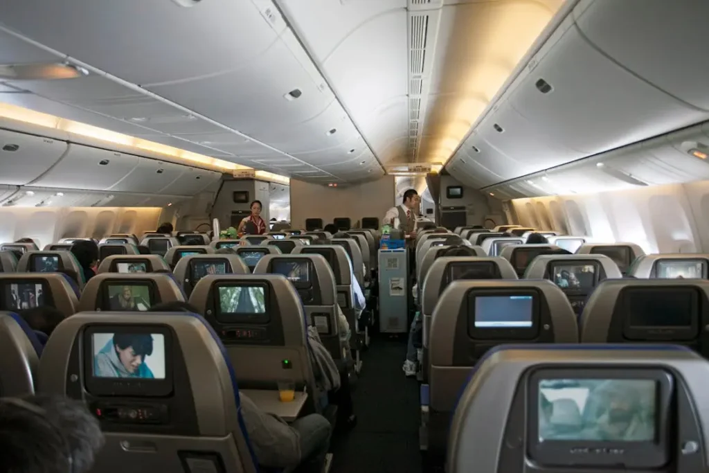 How much is first class suite in Singapore Airlines?